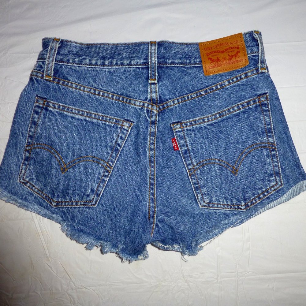 Women Levi's White Oak Cone Denim Cutoff Button Fly Shorts 25